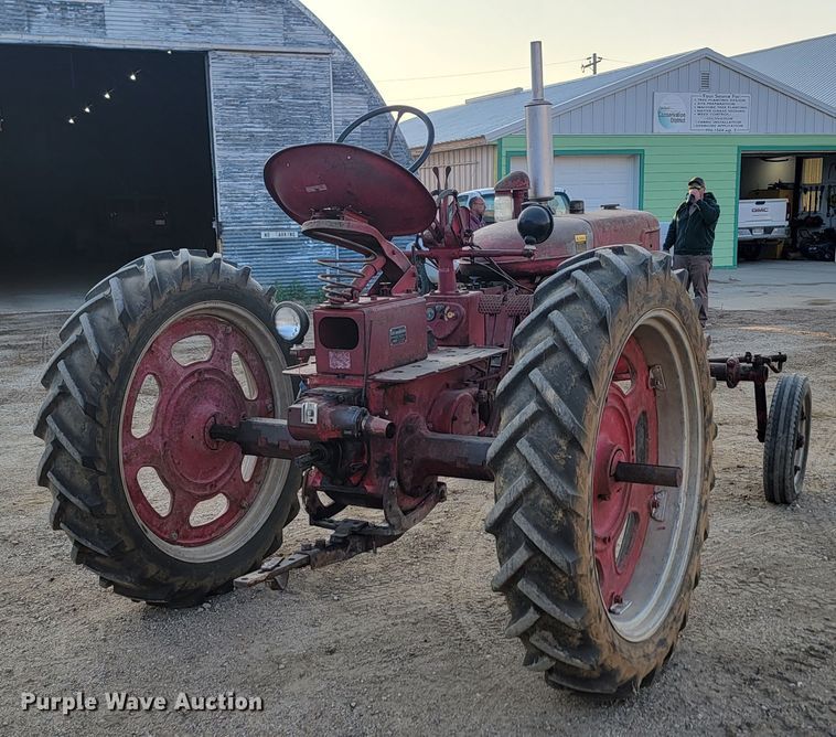 image for item KS9220 International McCormick Farmall FC  tractor