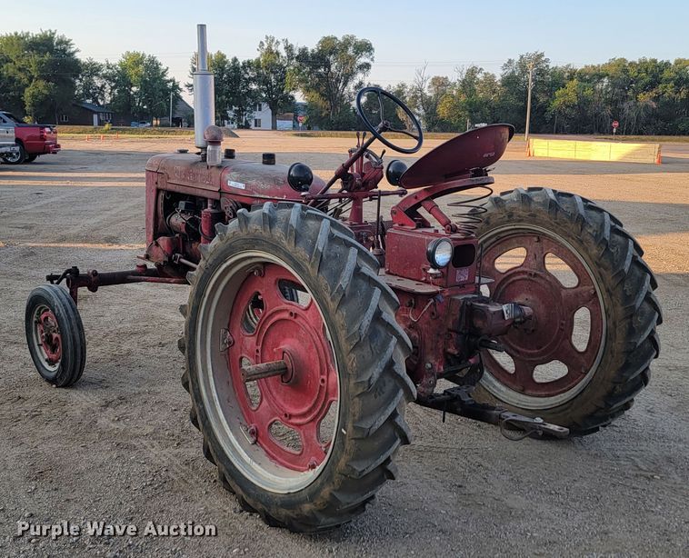 image for item KS9220 International McCormick Farmall FC  tractor