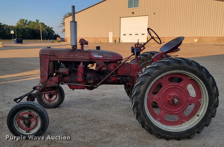 image for item KS9220 International McCormick Farmall FC  tractor