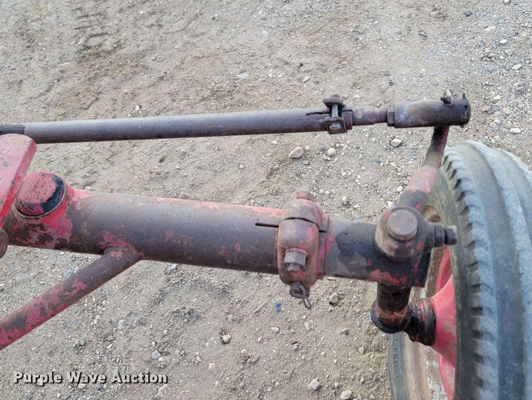 image for item KS9220 International McCormick Farmall FC  tractor