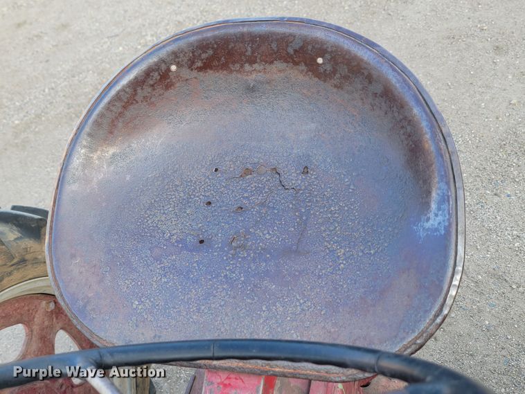 image for item KS9220 International McCormick Farmall FC  tractor