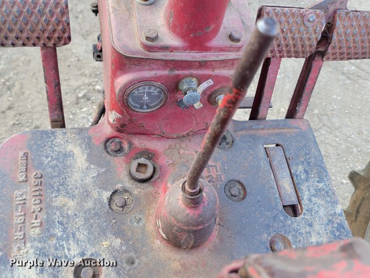 image for item KS9220 International McCormick Farmall FC  tractor