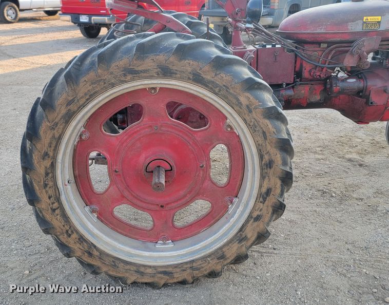 image for item KS9220 International McCormick Farmall FC  tractor