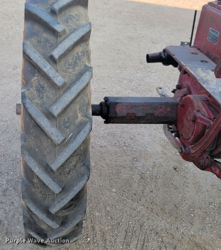 image for item KS9220 International McCormick Farmall FC  tractor