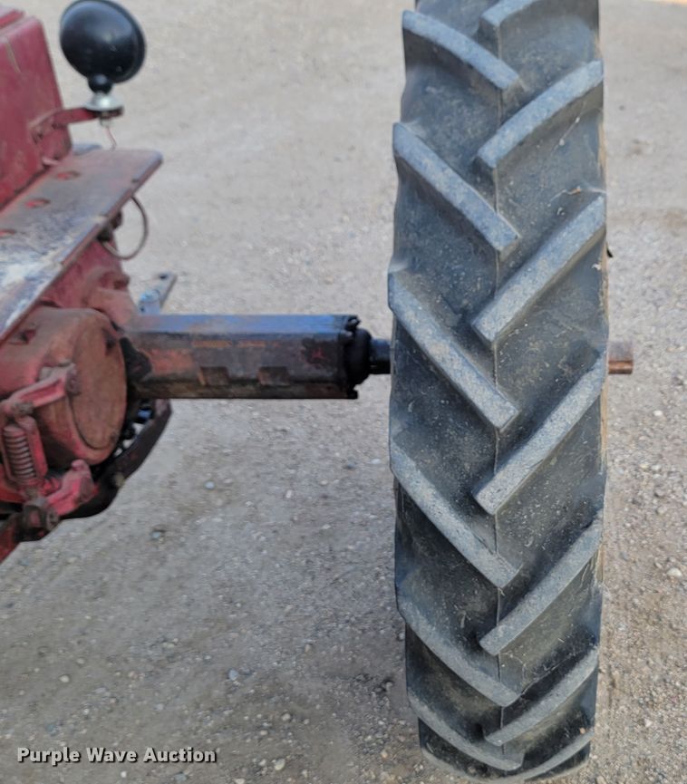 image for item KS9220 International McCormick Farmall FC  tractor