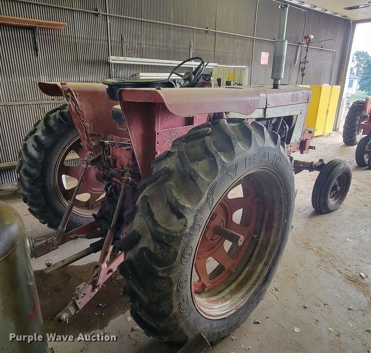 image for item KS9248 International Farmall 666  tractor