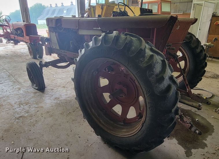 image for item KS9248 International Farmall 666  tractor
