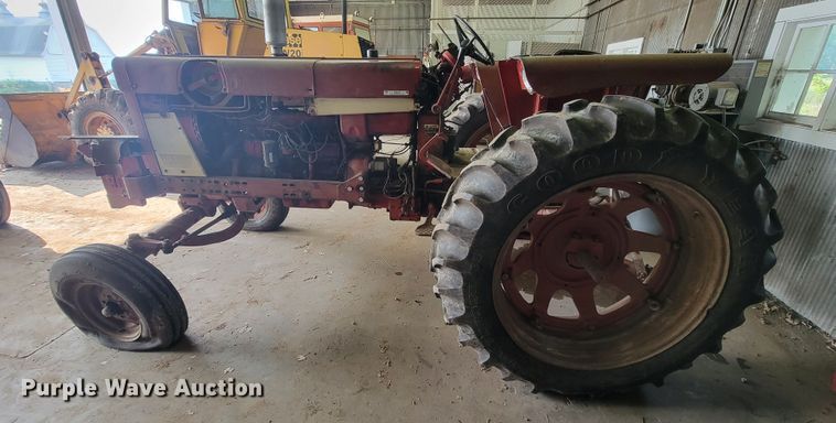 image for item KS9248 International Farmall 666  tractor