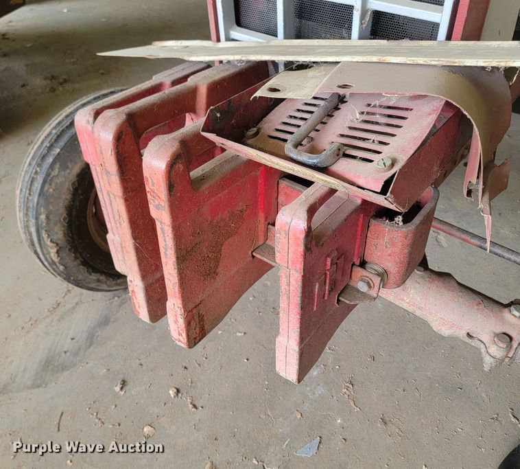 image for item KS9248 International Farmall 666  tractor