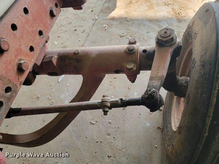 image for item KS9248 International Farmall 666  tractor