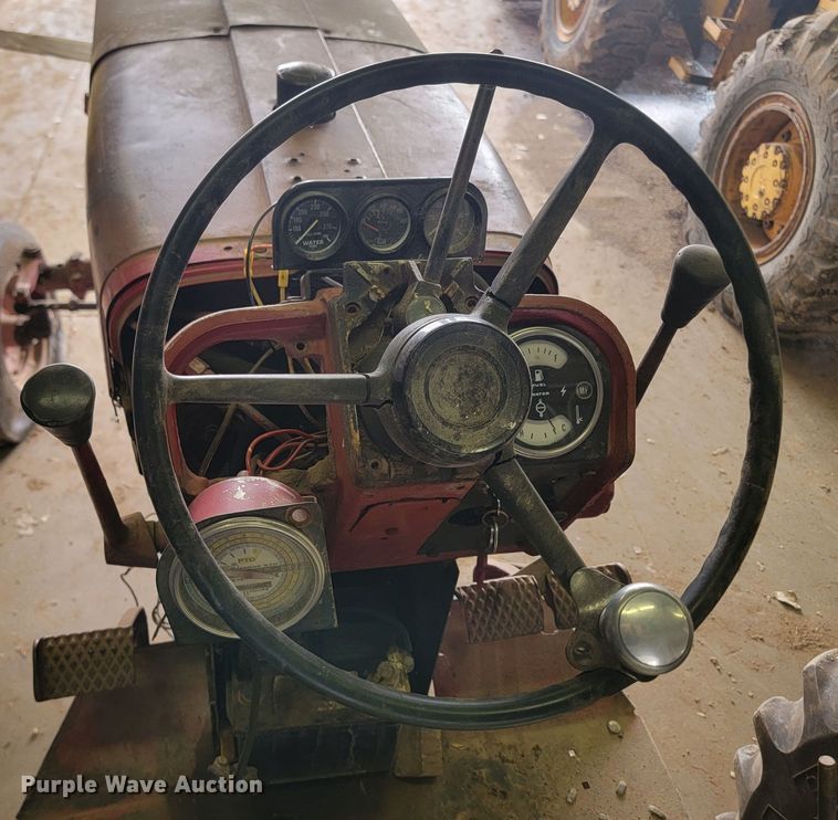 image for item KS9248 International Farmall 666  tractor