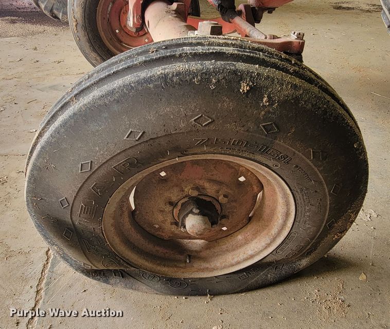 image for item KS9248 International Farmall 666  tractor