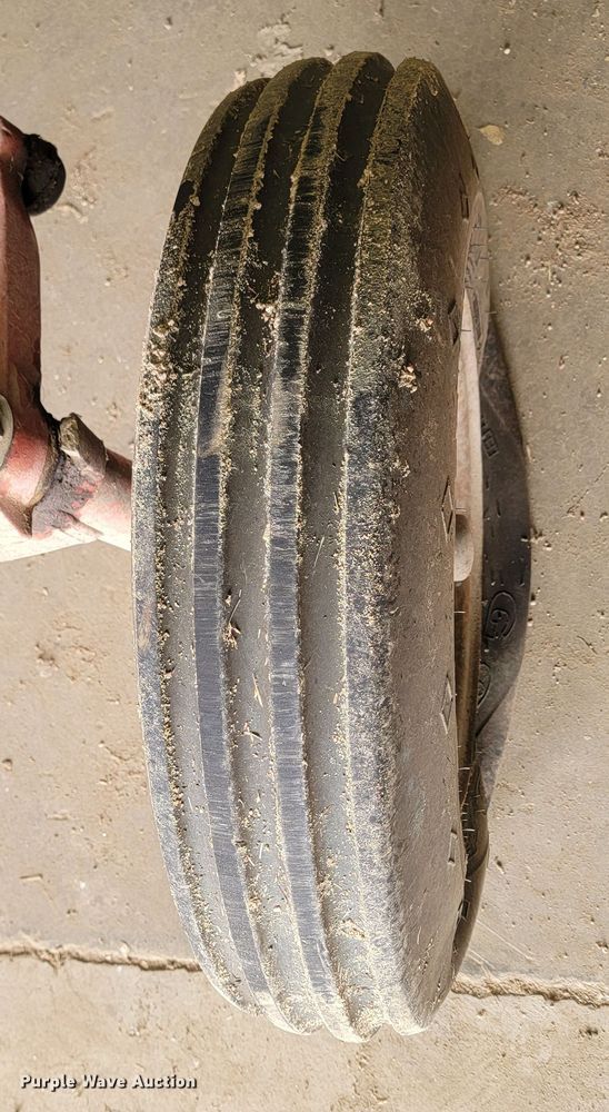 image for item KS9248 International Farmall 666  tractor