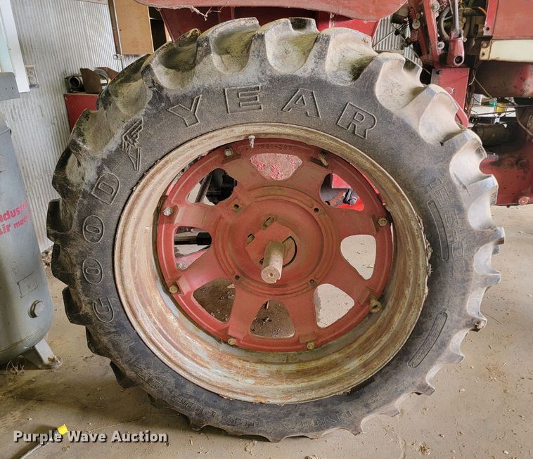 image for item KS9248 International Farmall 666  tractor