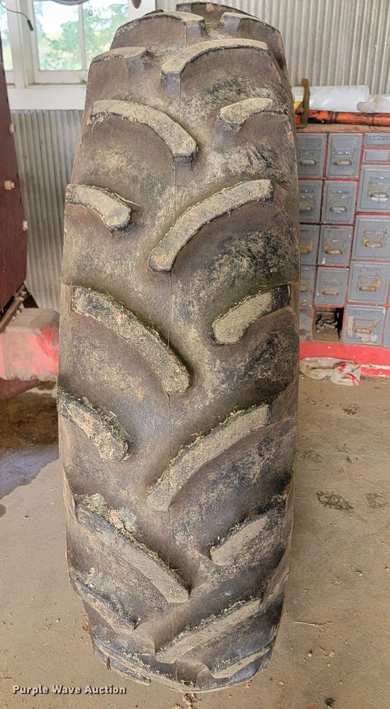 image for item KS9248 International Farmall 666  tractor