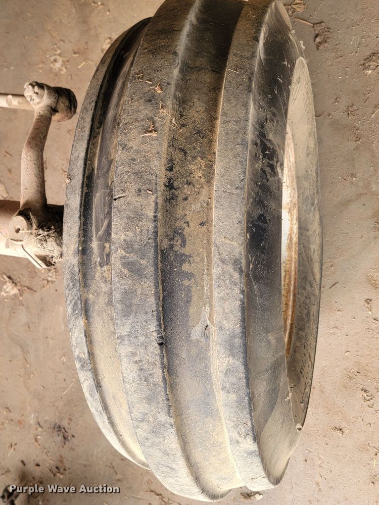 image for item KS9249 International Farmall 1206  tractor