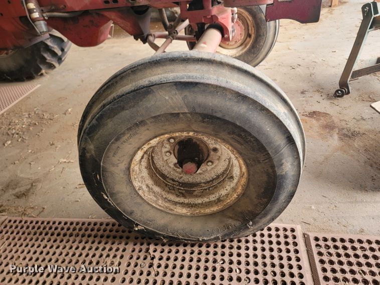 image for item KS9249 International Farmall 1206  tractor