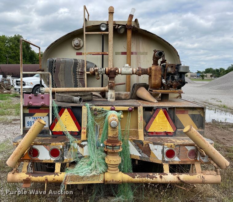 image for item LB9349 1950 Hiel  Tank trailer