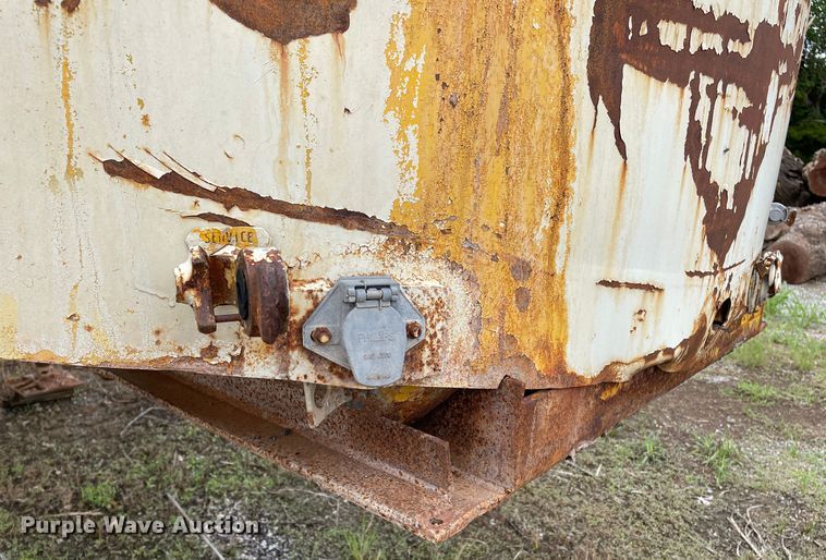 image for item LB9349 1950 Hiel  Tank trailer