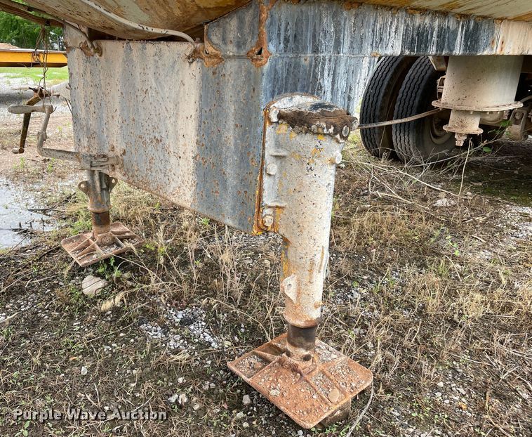 image for item LB9349 1950 Hiel  Tank trailer