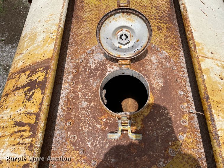 image for item LB9349 1950 Hiel  Tank trailer