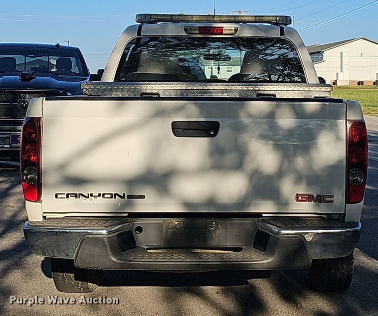 image for item LE9722 2008 GMC Canyon  Crew Cab pickup truck