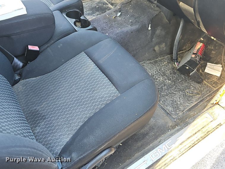 image for item LE9722 2008 GMC Canyon  Crew Cab pickup truck