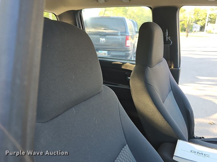 image for item LE9722 2008 GMC Canyon  Crew Cab pickup truck