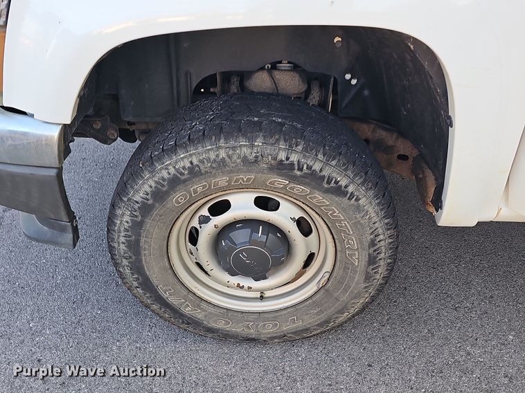 image for item LE9722 2008 GMC Canyon  Crew Cab pickup truck