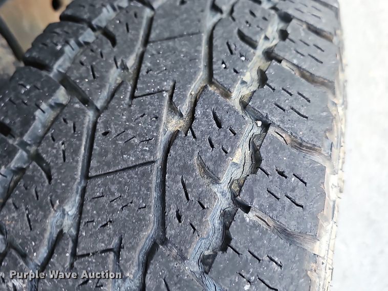 image for item LE9722 2008 GMC Canyon  Crew Cab pickup truck