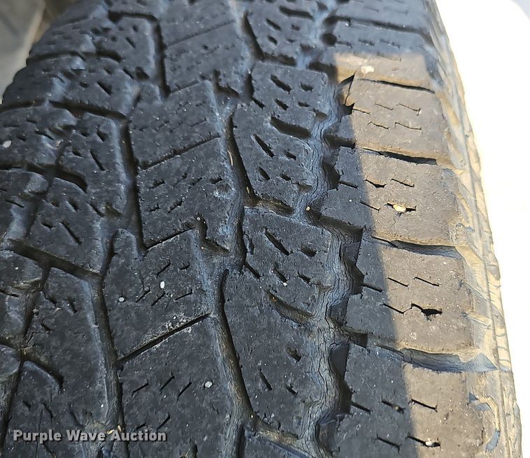 image for item LE9722 2008 GMC Canyon  Crew Cab pickup truck