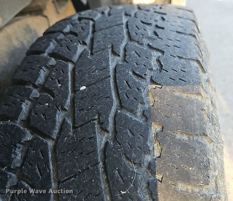 image for item LE9722 2008 GMC Canyon  Crew Cab pickup truck