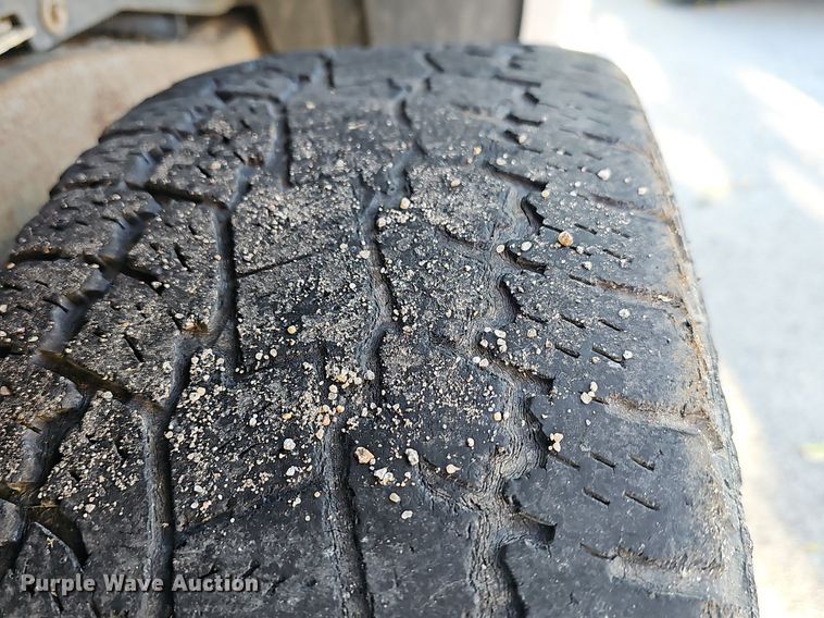 image for item LE9722 2008 GMC Canyon  Crew Cab pickup truck