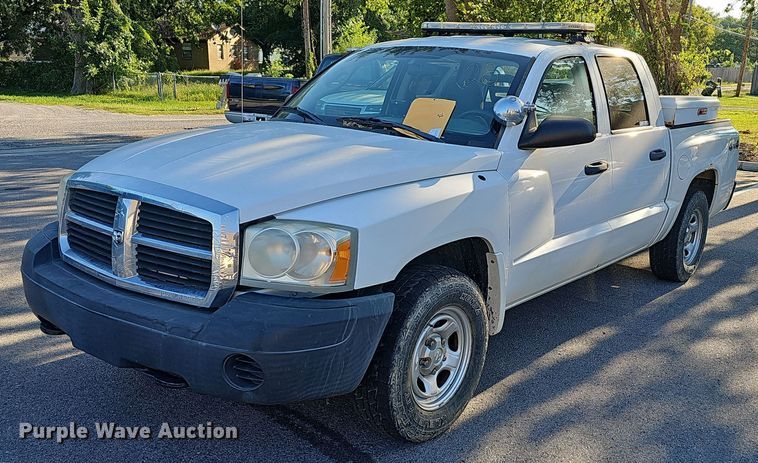 image for item LE9724 2006 Dodge Dakota  Quad Cab pickup truck