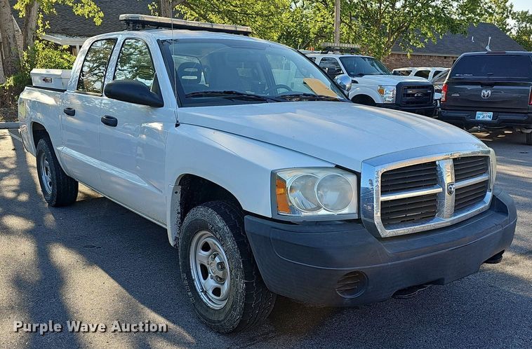 image for item LE9724 2006 Dodge Dakota  Quad Cab pickup truck