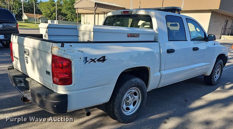 image for item LE9724 2006 Dodge Dakota  Quad Cab pickup truck