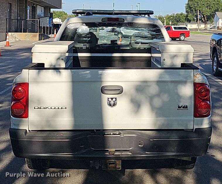 image for item LE9724 2006 Dodge Dakota  Quad Cab pickup truck