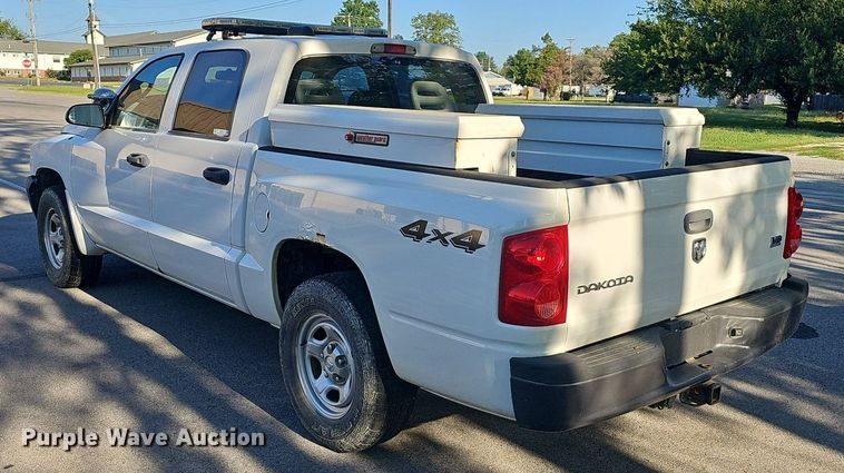 image for item LE9724 2006 Dodge Dakota  Quad Cab pickup truck