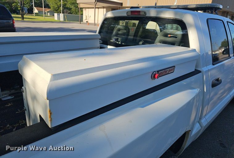 image for item LE9724 2006 Dodge Dakota  Quad Cab pickup truck