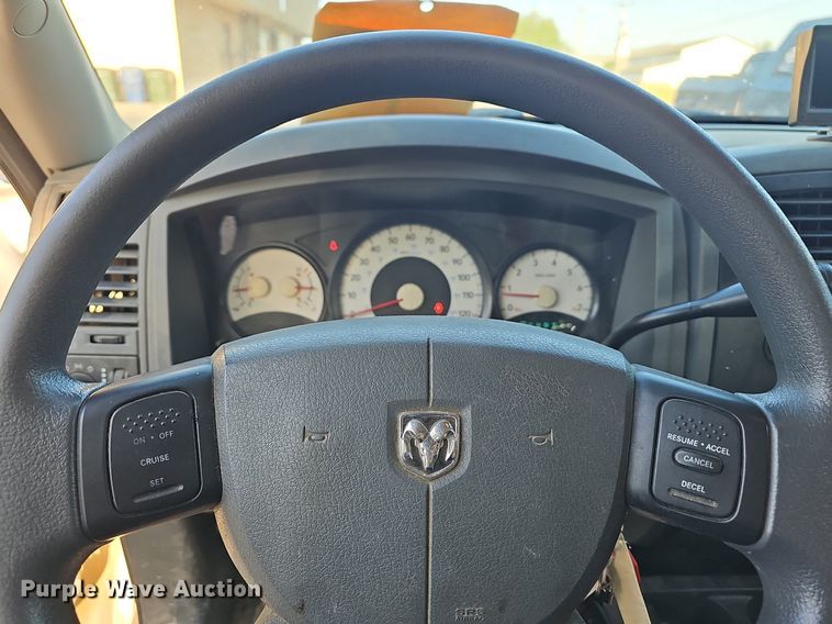 image for item LE9724 2006 Dodge Dakota  Quad Cab pickup truck