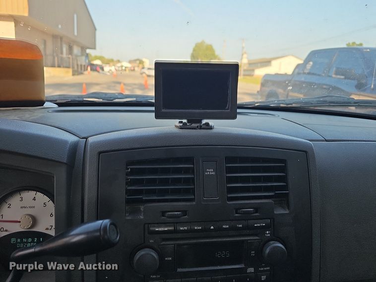 image for item LE9724 2006 Dodge Dakota  Quad Cab pickup truck