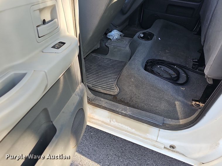 image for item LE9724 2006 Dodge Dakota  Quad Cab pickup truck