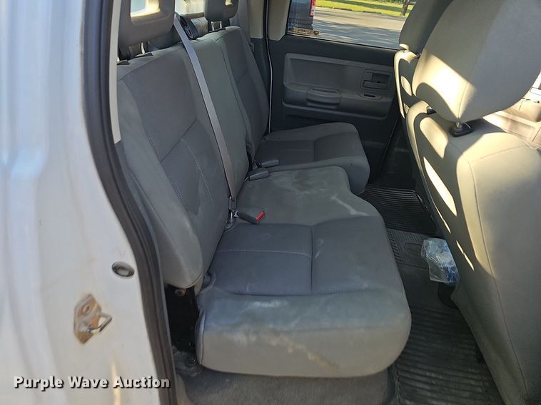 image for item LE9724 2006 Dodge Dakota  Quad Cab pickup truck