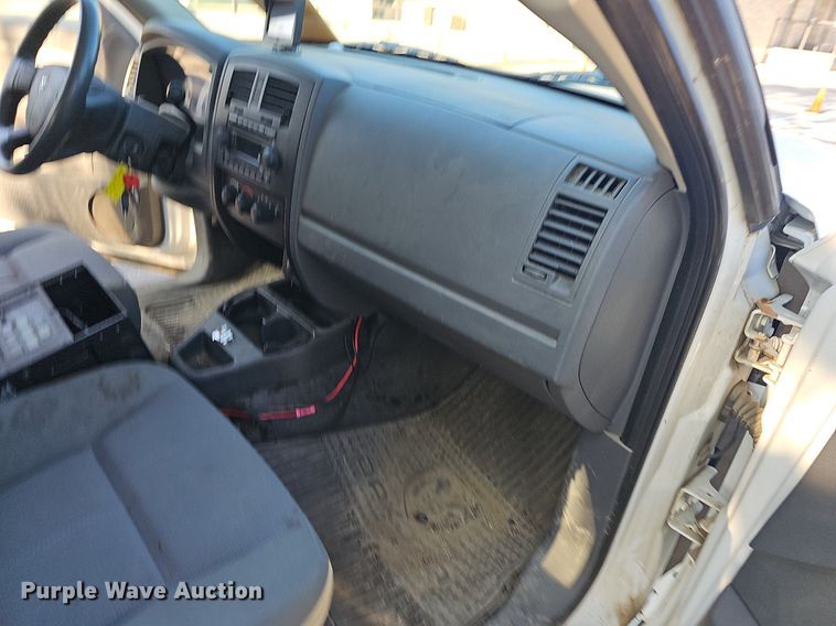 image for item LE9724 2006 Dodge Dakota  Quad Cab pickup truck