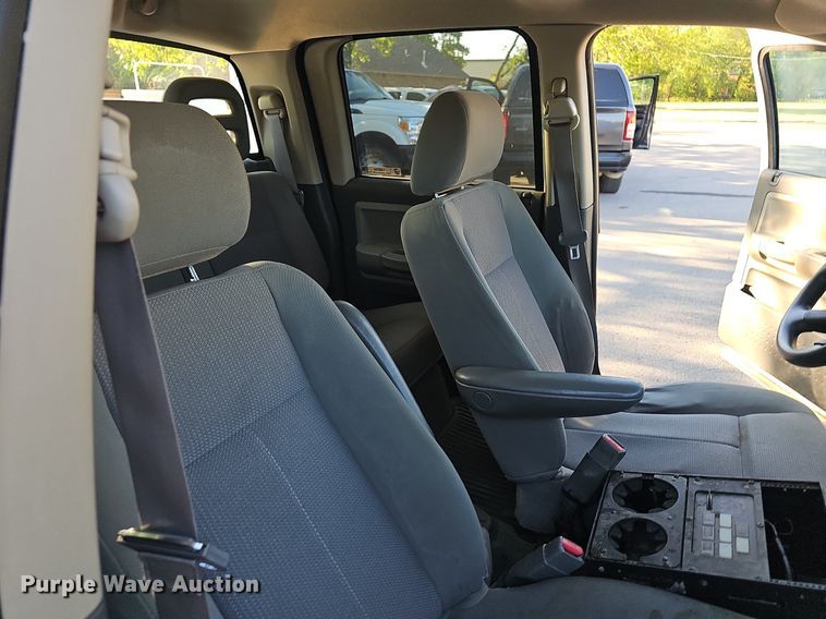 image for item LE9724 2006 Dodge Dakota  Quad Cab pickup truck