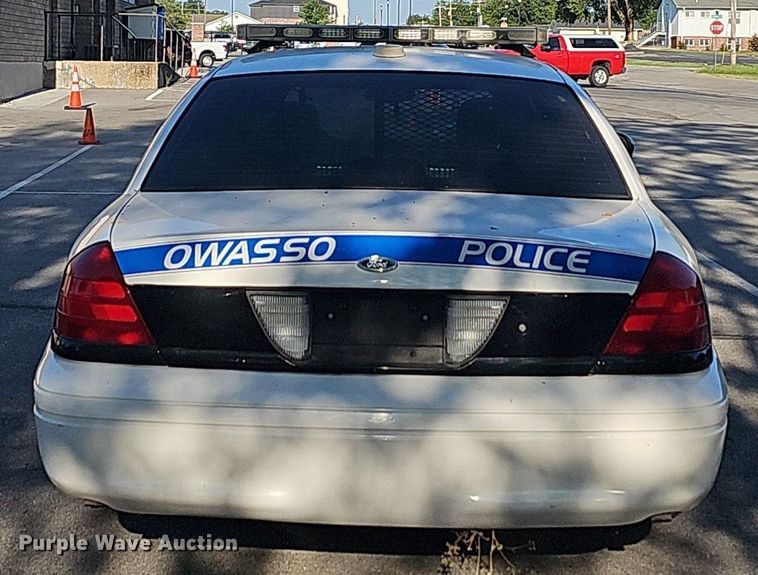 image for item LE9725 2010 Ford Crown Victoria Police Interceptor