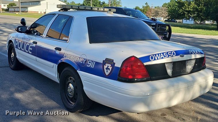 image for item LE9725 2010 Ford Crown Victoria Police Interceptor