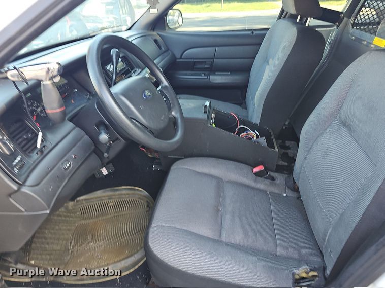 image for item LE9725 2010 Ford Crown Victoria Police Interceptor