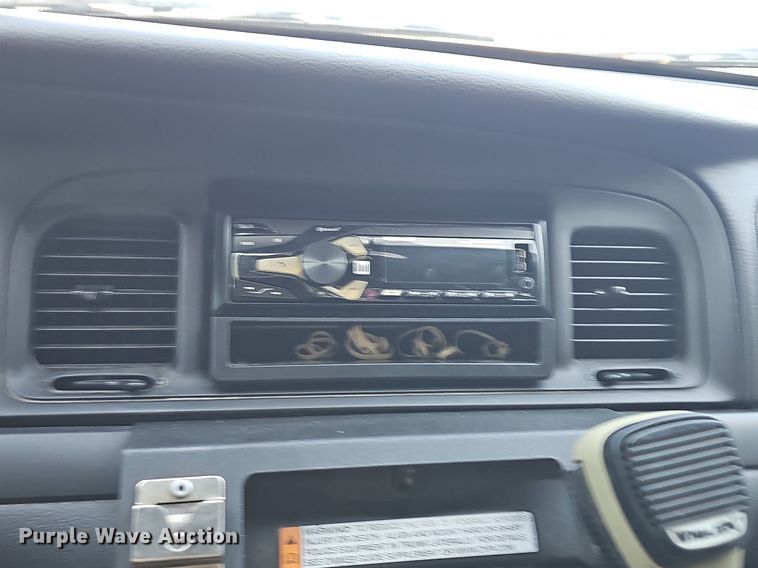 image for item LE9725 2010 Ford Crown Victoria Police Interceptor