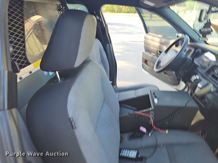 image for item LE9725 2010 Ford Crown Victoria Police Interceptor